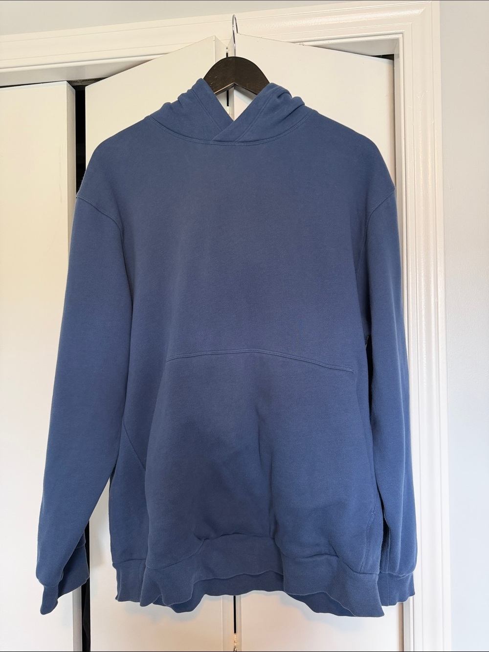 lululemon athletica Men's Slate Blue Hooded Pullover